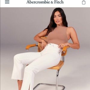 Abercrombie Ultra High Rise Kick Flare- 29L- White